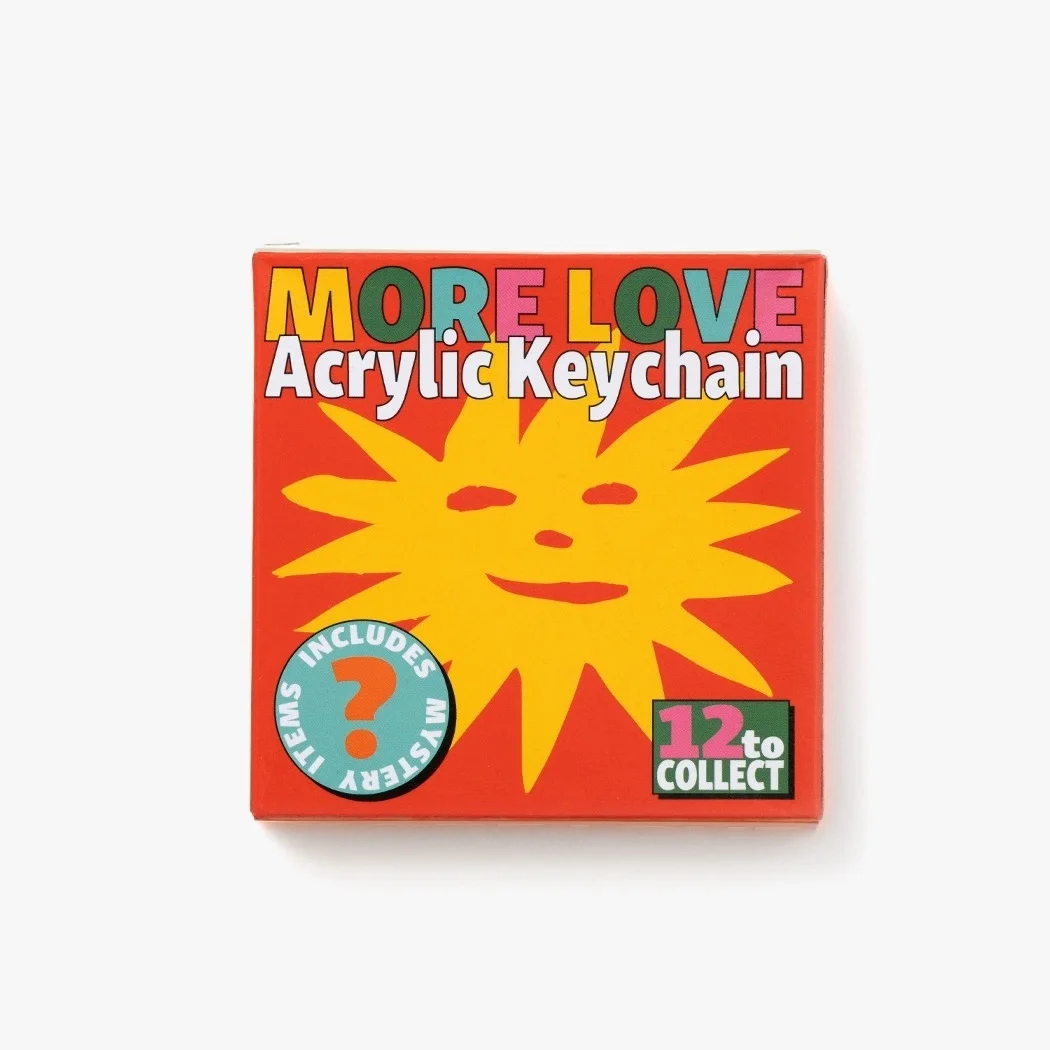 MORE LOVE Acrylic Keychainのパッケージ