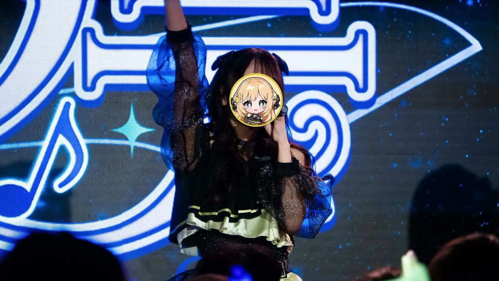 ライブに立つ華埜エレノア