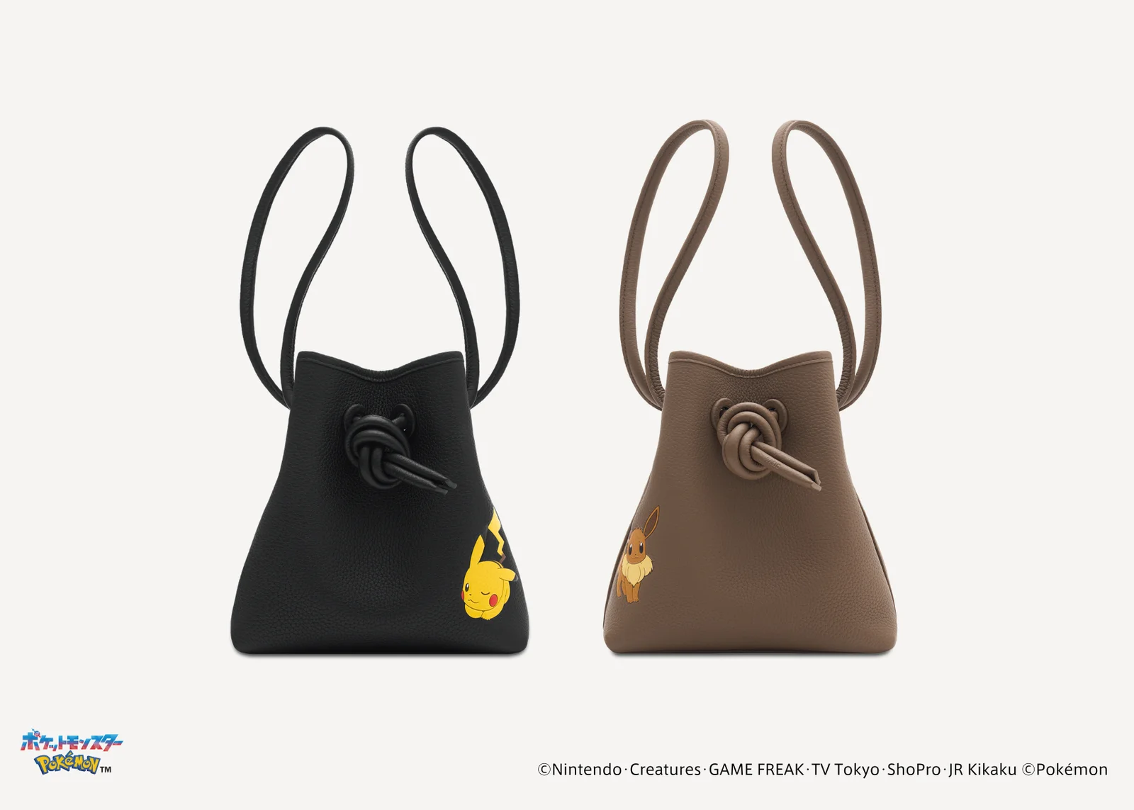 ピカチュウとイーブイをワンポイントで描いた黒とブラウンの巾着型バッグ