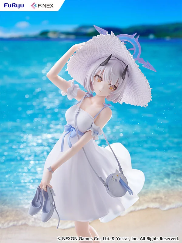 セナ(私服)フィギュア 全身カット
