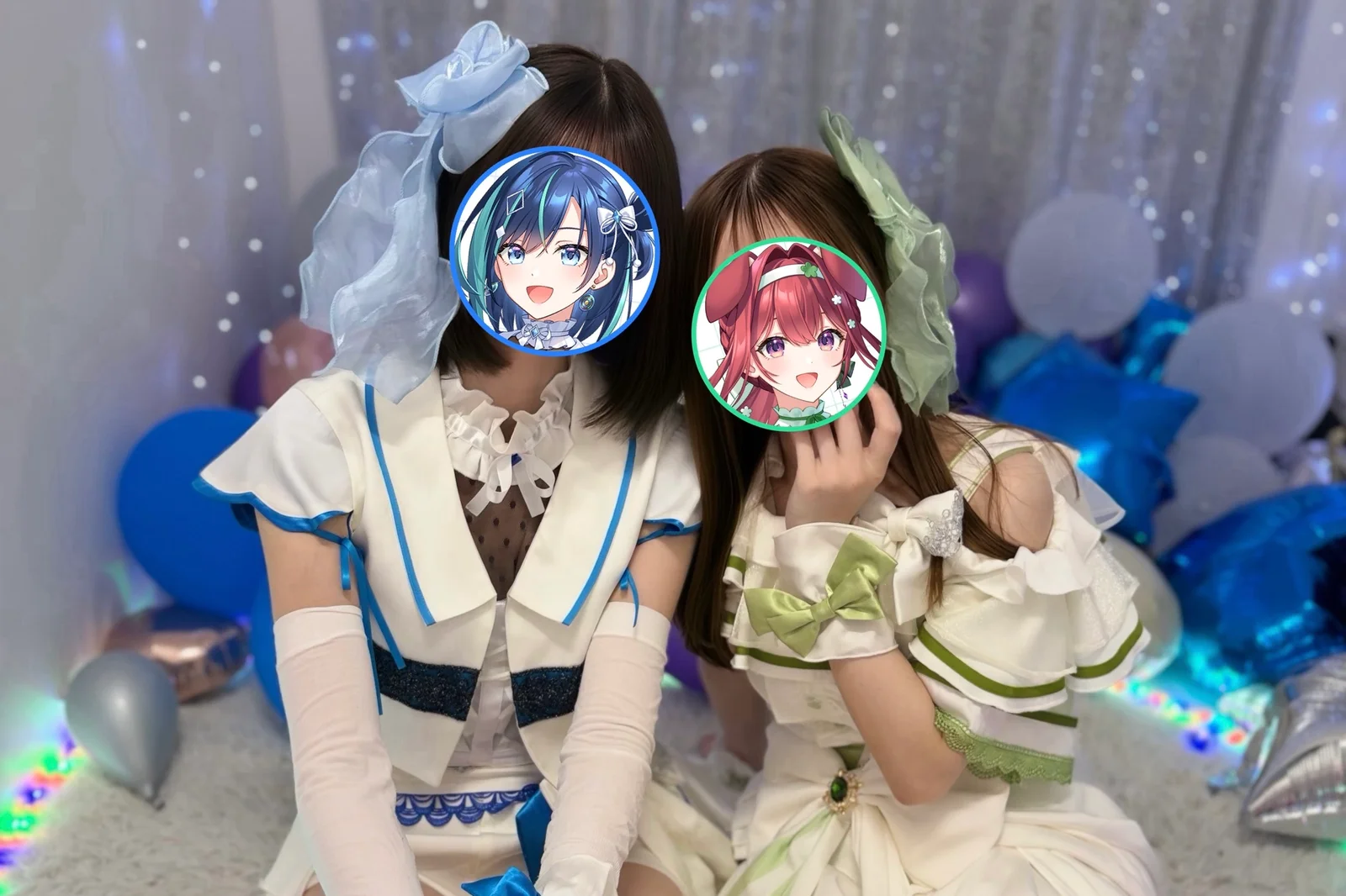 ステージ衣装の2人