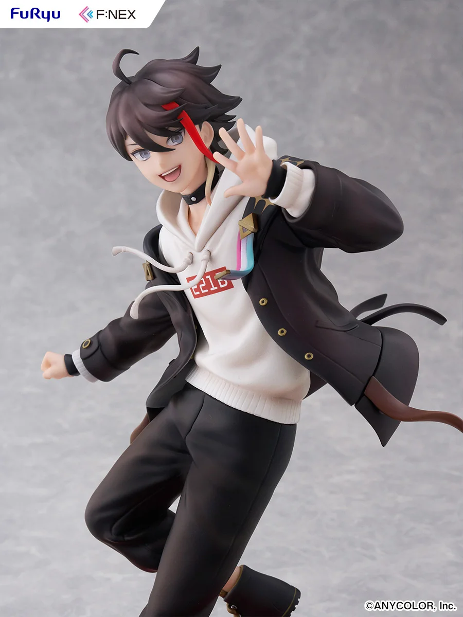 三枝明那フィギュアの上半身をグレー背景で捉えた接写カット1