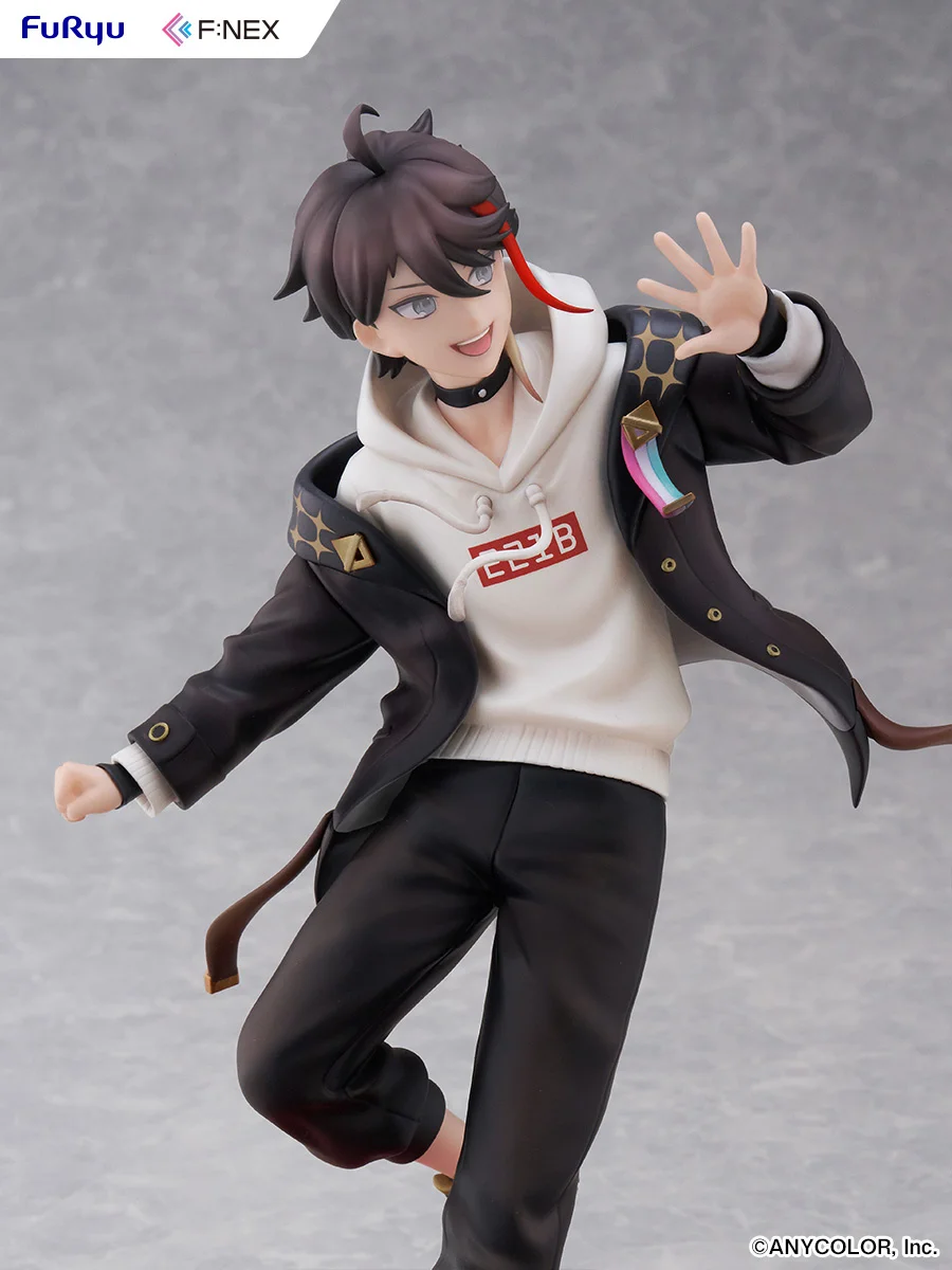 三枝明那フィギュアの上半身をグレー背景で捉えた接写カット3